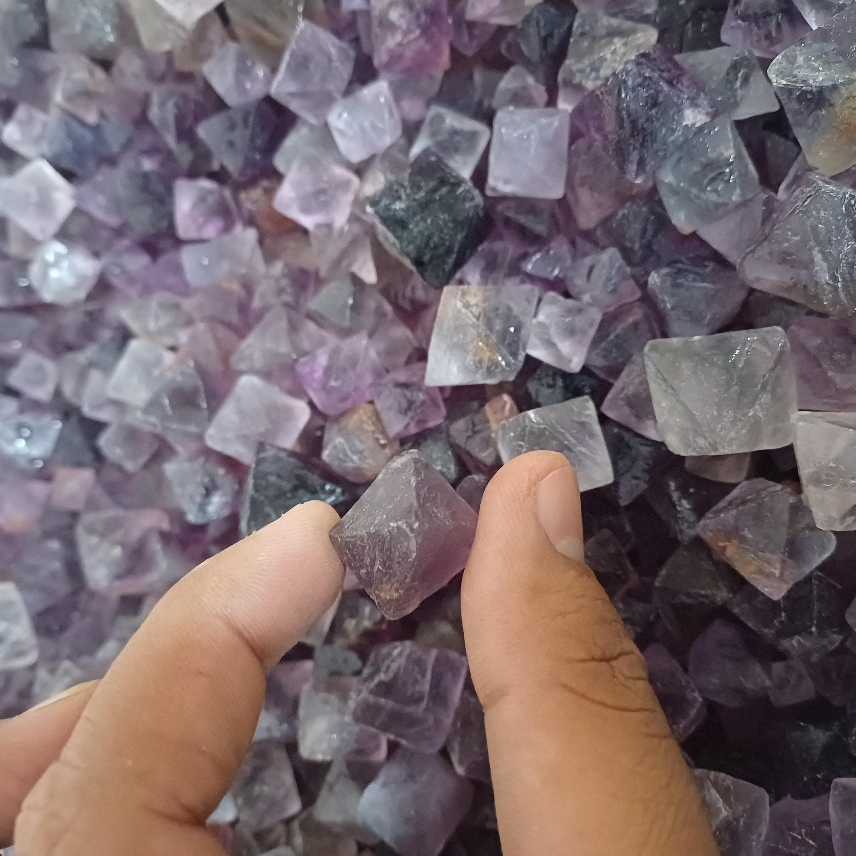 fluorite , chinese florite , florite , fluotire , ochohedral, natural , healing