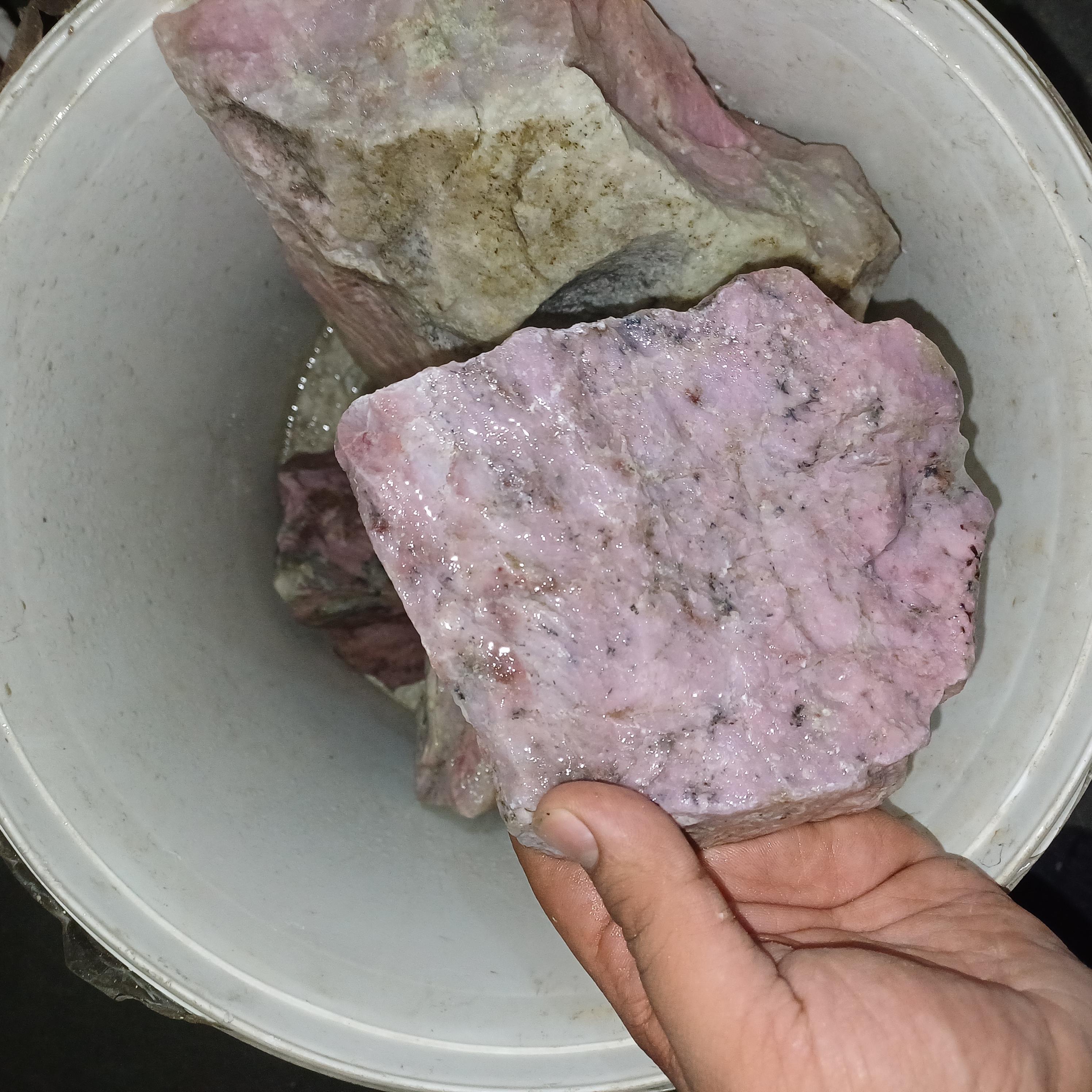 natural , rough , semi-precious gemstone rough , gemstone , moonstone , pink , pink moonstone